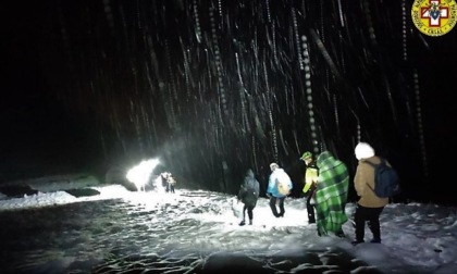 Migranti bloccati dalla neve a 2.000 metri: salvati dal Soccorso alpino