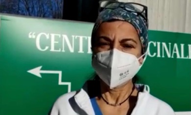 Braccio in silicone per “evitare” il vaccino: parla l’infermiera che l’ha scoperto