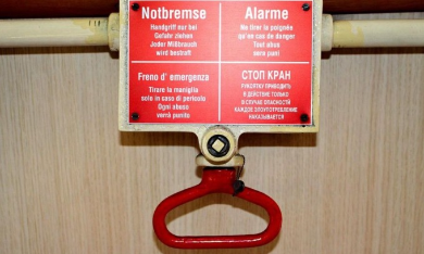 Arrestato l’uomo che ha frenato 100 treni. Un sociopatico seriale