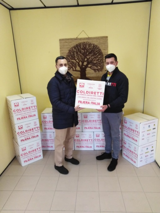 La solidarietà di Coldiretti: consegnati 450 chili di alimenti ai bisognosi