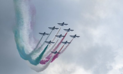 Domenica sciopero dei treni ma il Prefetto ordina 12 corse per l'AronAirShow