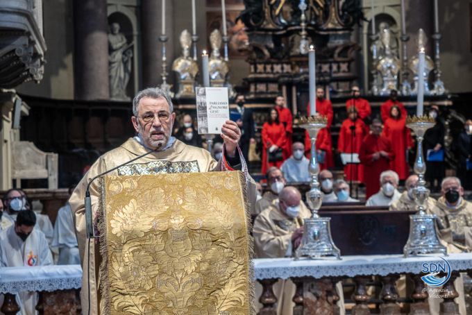 Il Vescovo Brambilla festeggia 10 anni a Novara