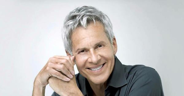 Baglioni ha il Covid: posticipato il concerto di Novara