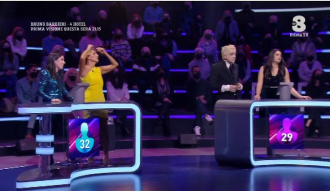 Valentina protagonista in tv a Guess my age in coppia con Jo Squillo
