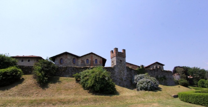Il fascino del Museo Egizio di Torino nel borgo medievale del Ricetto di Candelo