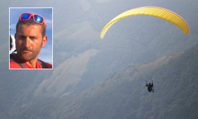 Perde il controllo del parapendio e precipita: era padre di 3 bimbi piccoli