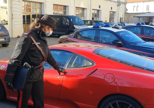 Con la truffa dei sanificatori farlocchi si erano fatti la Ferrari