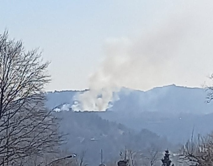 Violento incendio in corso nei boschi tra Gozzano e San Maurizio d’Opaglio