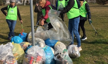 Novara Green ripulisce la città omaggiando l'Ucraina