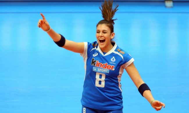 Continuava a perseguitare pallavolista della Nazionale nonostante il primo arresto: novarese di nuovo in manette