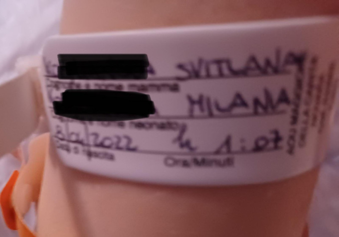 Bimba in fuga dalla guerra nasce al Maggiore: Novara abbraccia Milania