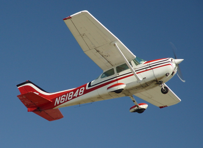 Ruba un Cessna da un aeroporto piemontese e vola in Francia