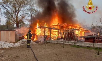 Incendio in via Lamarmora ad Arona
