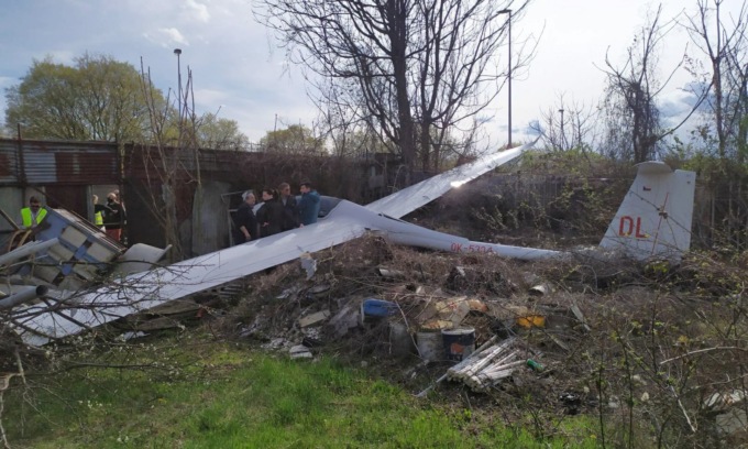 Aliante precipita a Collegno, illesi pilota e passeggero