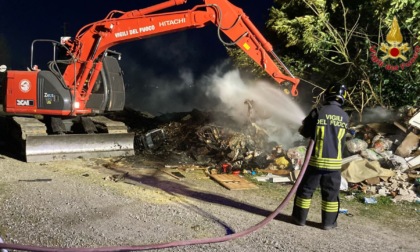 Vento in tutto il Novarese e fiamme a Cerano: una giornata campale per i pompieri