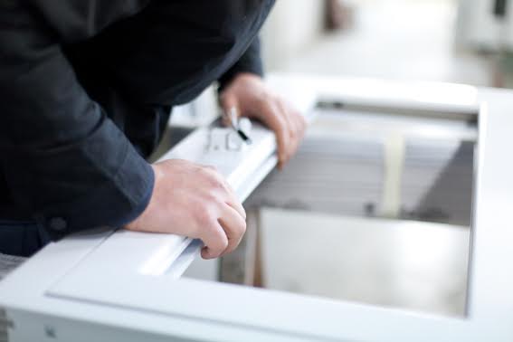 Pregi e difetti dei materiali più utilizzati per serramenti efficienti