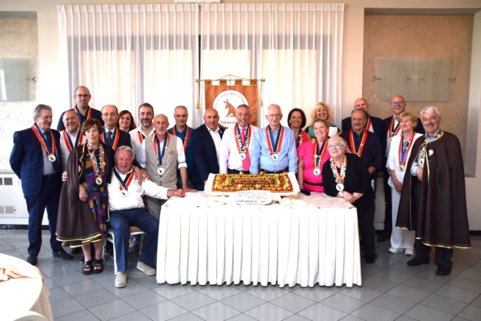 L’Antica Cunsurtarija del Tapulon di Borgomanero “intronizza” 11 nuovi soci