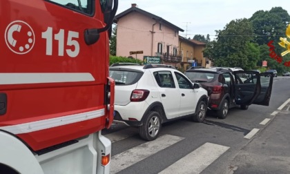 Incidente a Dormelletto: 3 auto coinvolte, soccorso un minore