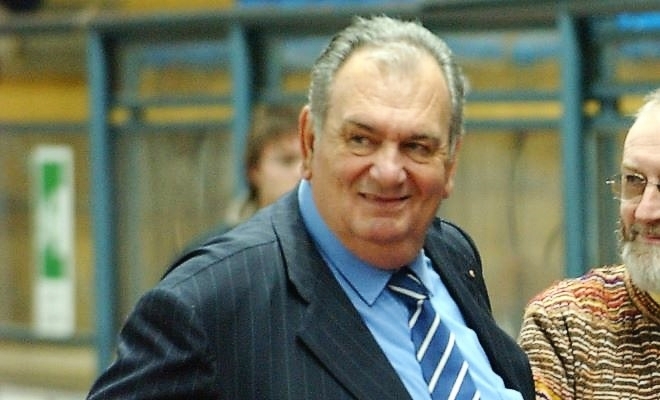 Morto Renzo Cimberio, storico imprenditore e patron del basket