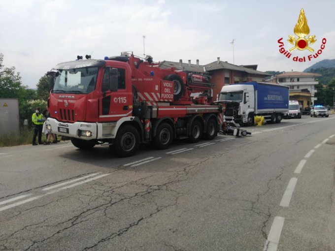 Moto contro camion a Grignasco: morto veterinario di 38 anni