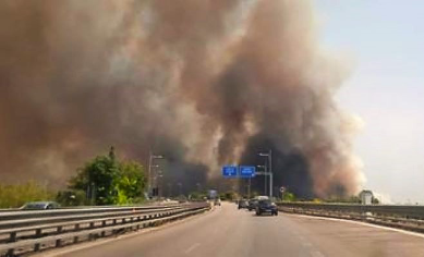 Vasto rogo lambisce la A26