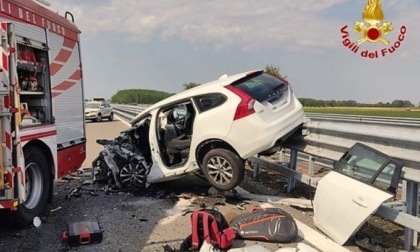 Viaggia contromano in autostrada: due morti e tre feriti, tra cui un bimbo
