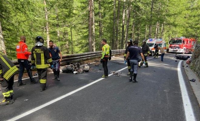 Terribile scontro tra due moto: morti entrambi i centauri