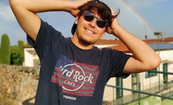 Era morto in moto a 17 anni: un compagno sostiene l’esame di maturità al posto suo