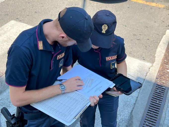 Novara controlli della Polizia di Stato in città