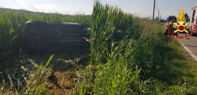 Incidente a Cavaglietto: auto ribaltata