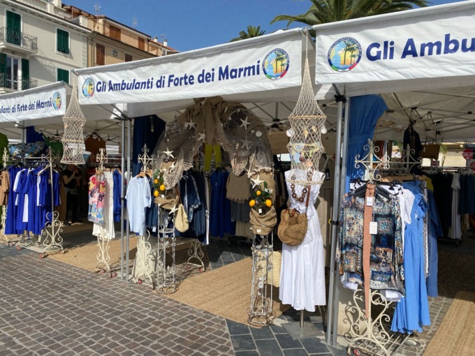 “Gli Ambulanti di Forte dei Marmi®” ad ANGERA lunedì 15 agosto
