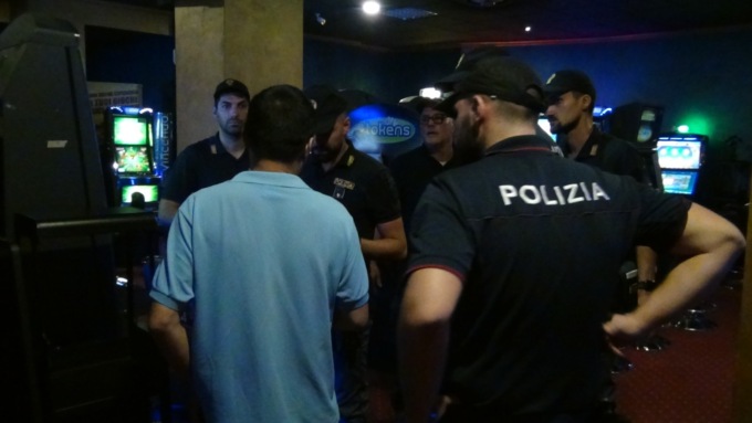 Novara controlli in città: due esercizi commerciali sanzionati