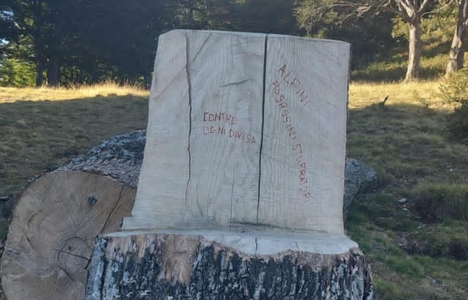 Vandalismo alla Casa degli Alpini, la rabbia delle Penne nere