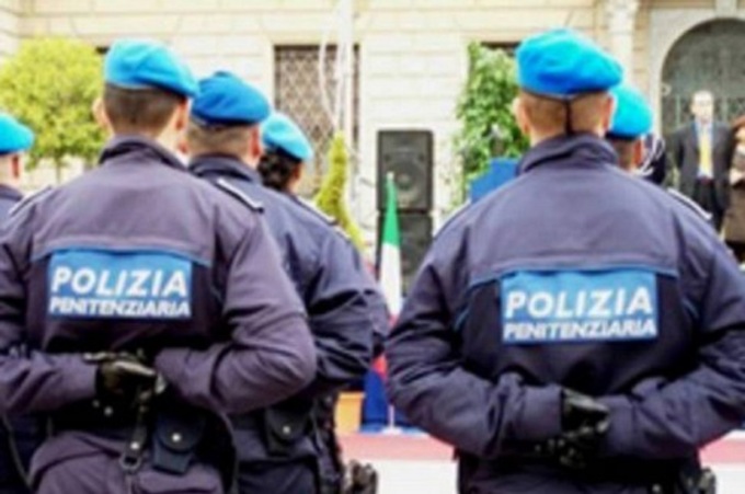 “Vogliamo taser e spray al peperoncino”