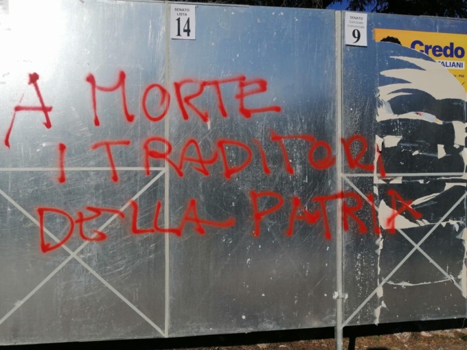 Scritta shock a Borgomanero: “A morte i traditori della patria”