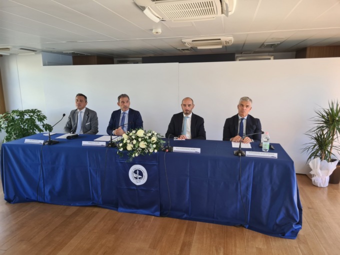 Navigazione Lago Maggiore torna ai livelli pre covid: 2 milioni di passeggeri nella stagione turistica