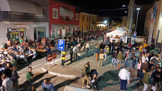 A Fontaneto d’Agogna grande affluenza di pubblico per la fiera della cipolla bionda