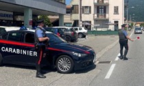 Danneggiavano le auto in sosta a Verbania, denunciati