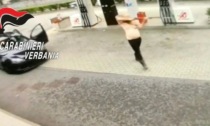 Fucile alla mano semina il panico tra Arona e Stresa: VIDEO da brividi