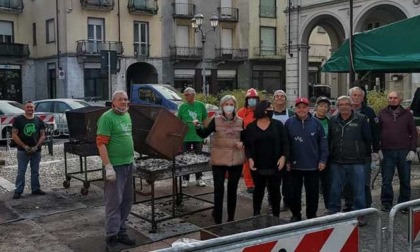 Castagnata alpina in piazza Cavour a Trecate