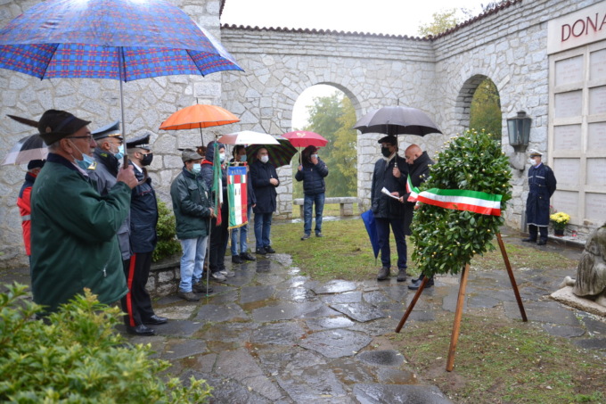Borgomanero celebra i suoi caduti e la giornata delle Forze armate