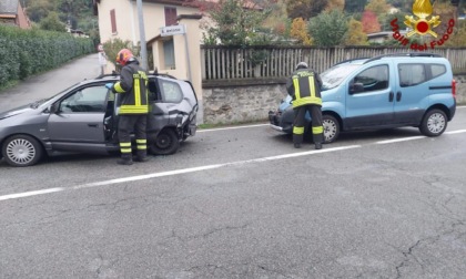 Incidente tra Meina e Lesa: conducente estratto dai vigili del fuoco