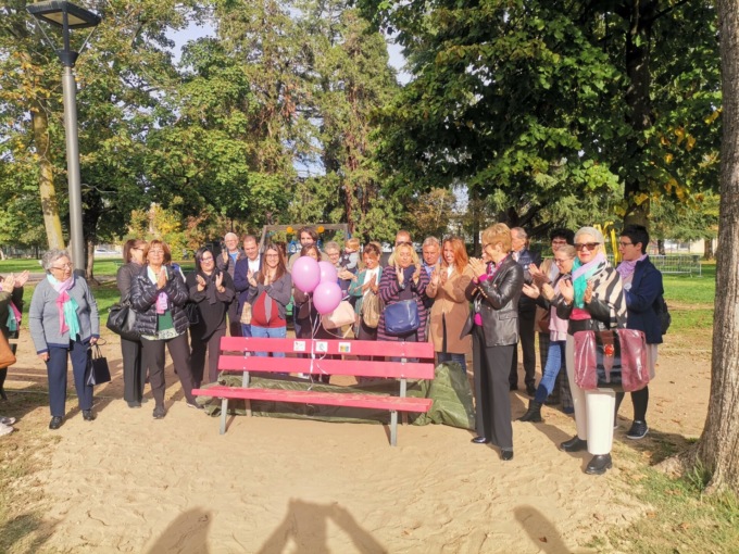 Il parco di Villa Cicogna si tinge di rosa