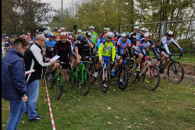 Ciclocross: in 130 all’8° G.P. Lago dell’Olmo