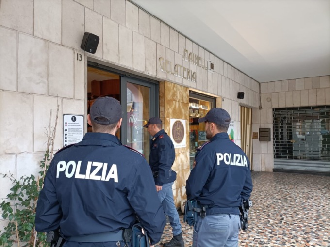 Controlli della Polizia di Stato a Novara e Borgomanero