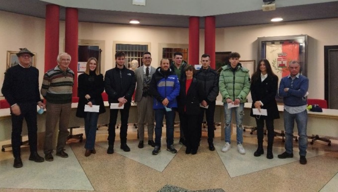 Borse di studio a Pombia: al via le candidature per sei alunni meritevoli