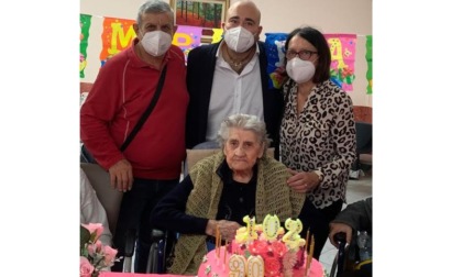 Festa per la novarese Ida Franzoso che ha compiuto 102 anni