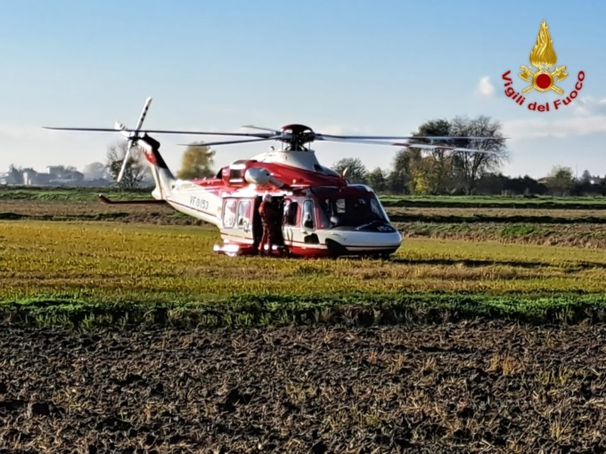 Soccorritori in azione a Cerano per cercare una persona scomparsa