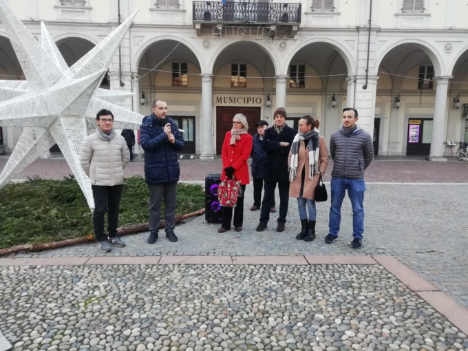 Trecate ha acceso la sua stella di Natale