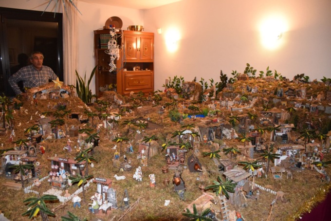 E’ a Borgomanero il presepe in casa più grande del Piemonte